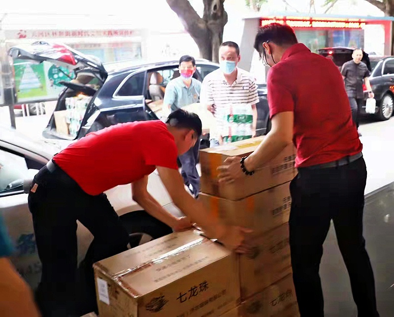 萬眾一心的抗疫行動(dòng)